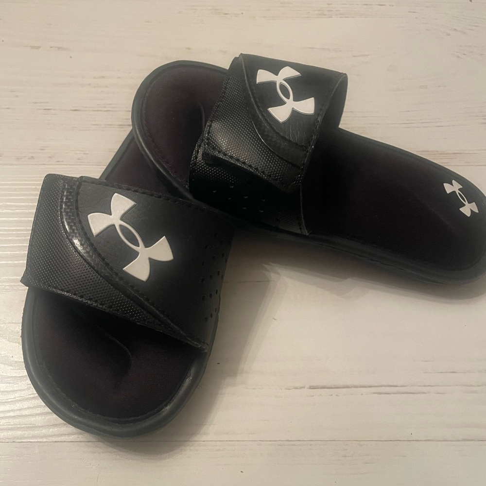 NWOT Under Armour Kids Black Slide Sandals